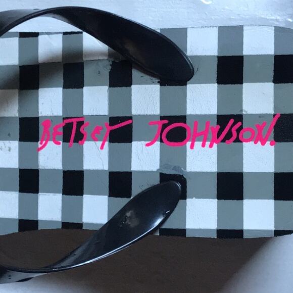 Betsty Johnson Cute Sandals. 8-8.5 - Picture 2 of 4